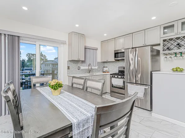 98 Church Avenue image 17 of 38