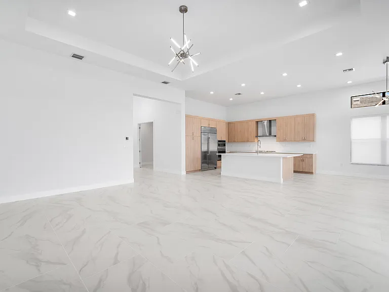 20262 Rosewood Garden Way — Photo 5
