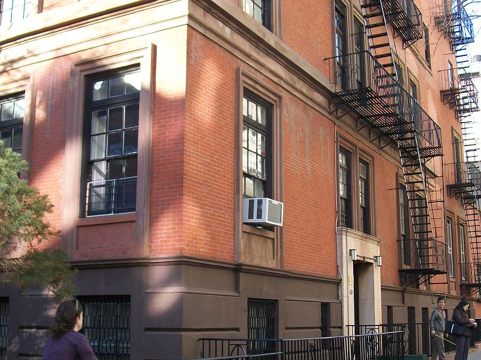 1st image of 222 Hicks St APT 1R