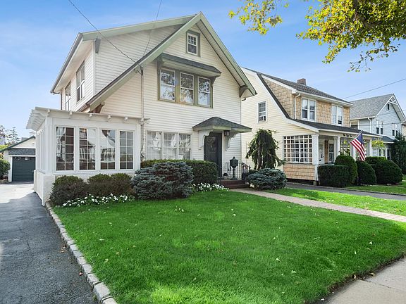 2nd image of 150 Rocklyn Ave