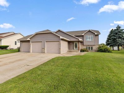 1305 18th St E, Glencoe, MN, 55336