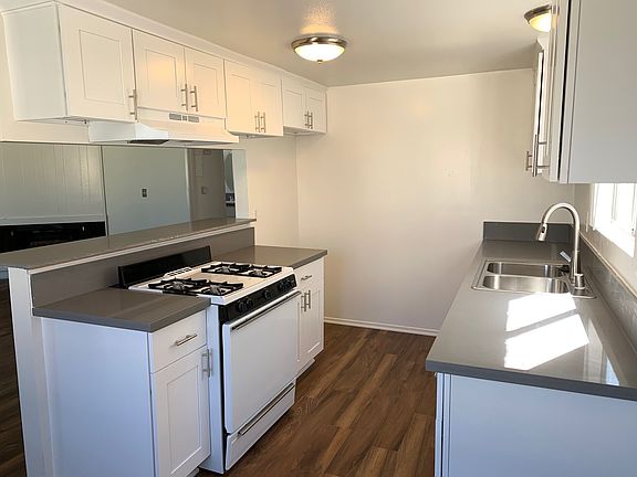 3rd image of 741 Manhattan Beach Blvd #206-740A