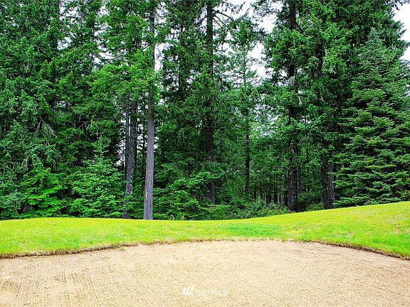 4th image of 470 E Country Club Drive