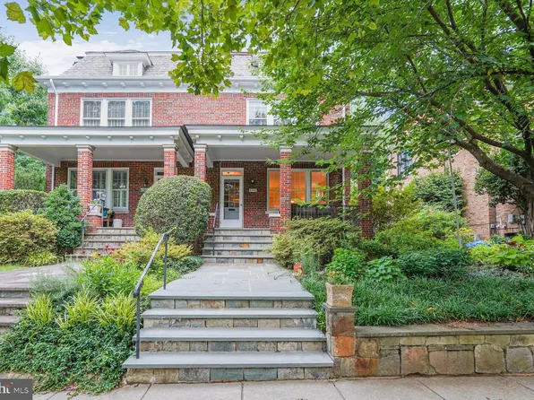 4302 37th St NW, Washington, DC 20008