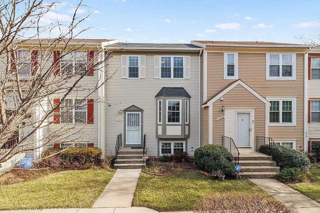 3 bed, 3.5 bath, 1560 sqft, $2,950 — Photo 1