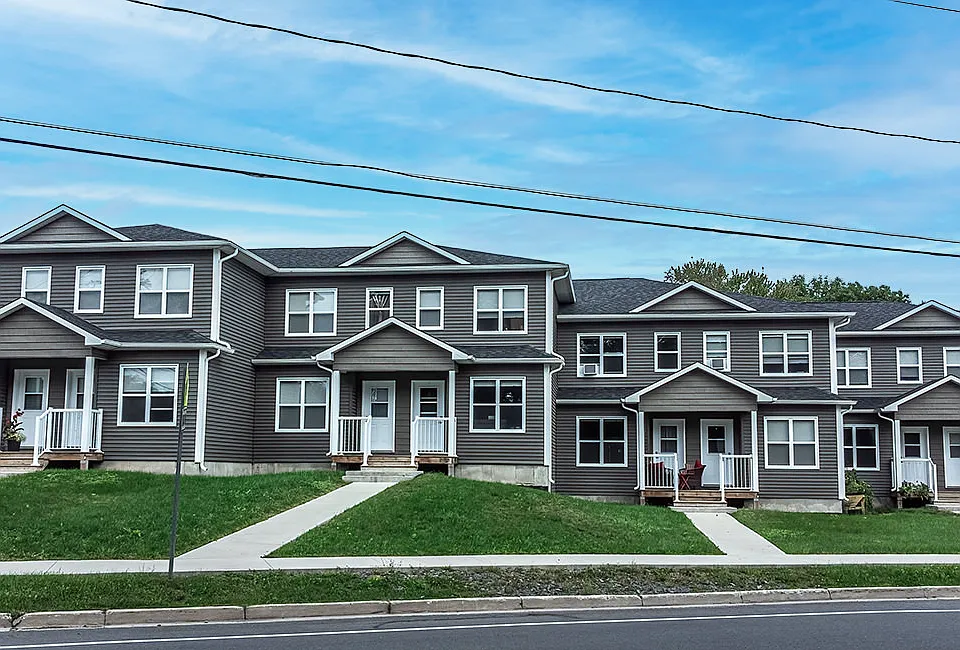 771 Maclaren Ave #4
