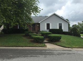 1528 W Broadmoor Ln, Marshall, MO 65340