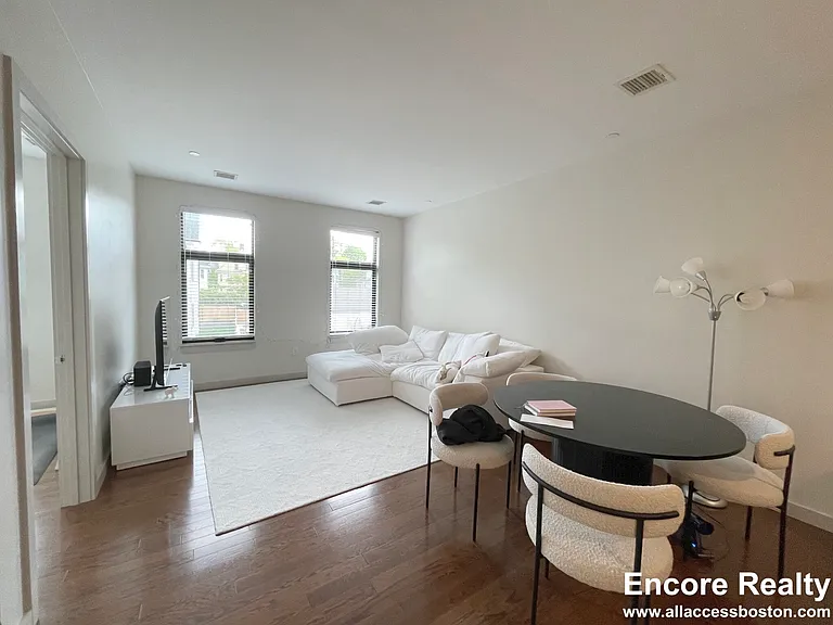 21 Gibbs St #204 — Photo 3
