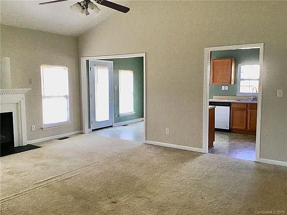 4th image of 108 Whistling Pines Dr
