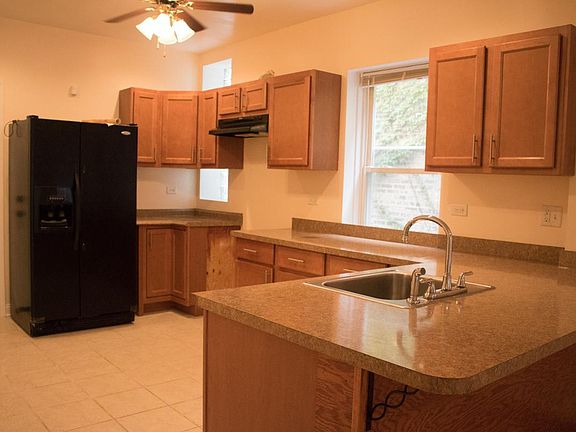 2nd image of 1735 N Lotus Ave #1