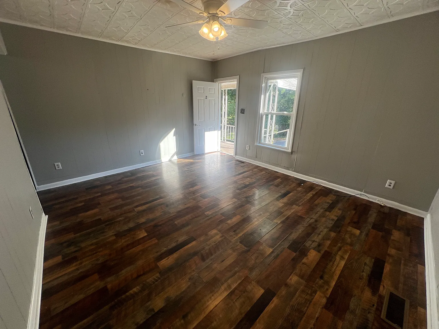 2 bed, $995 — Photo 2