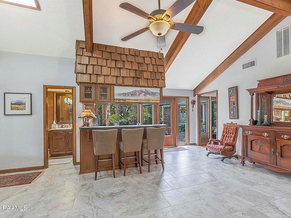 5th image of 105 Buttercup Cir