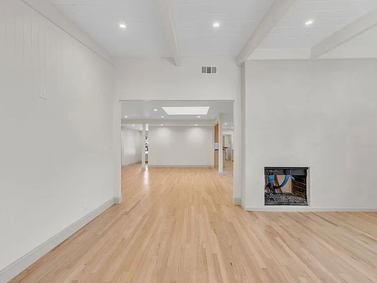 4316 Bellaire Ave — Photo 12