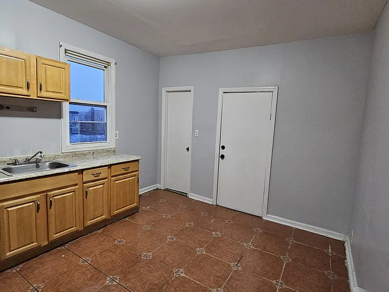 148 Chadwick Ave #3 — Photo 2