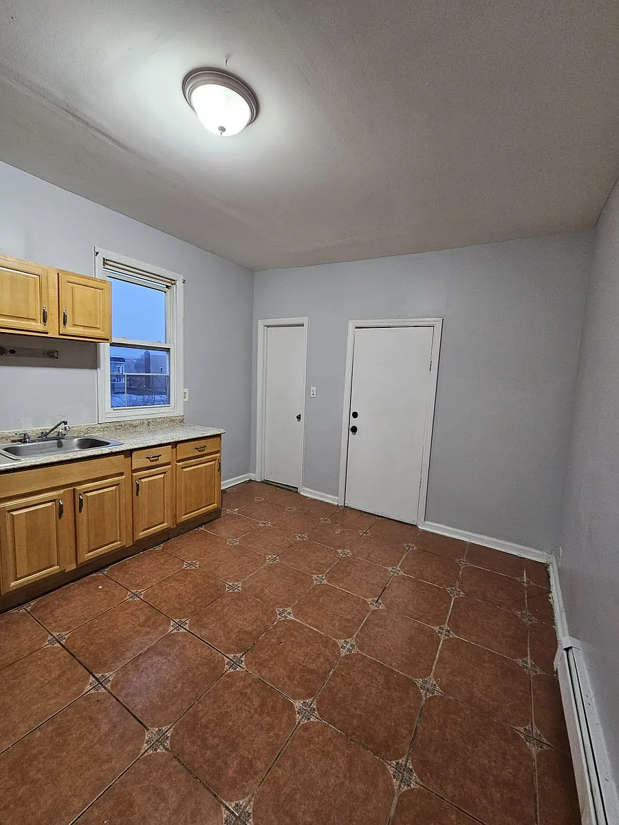 Building Photo - 148 Chadwick Ave #3