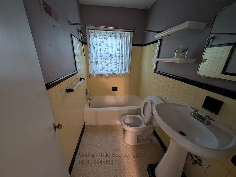 211 Garden Ln #B — Photo 7