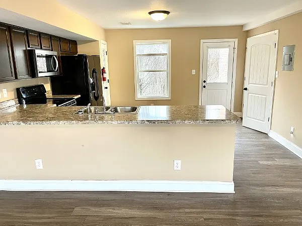 2 bed, 2.5 bath, 1200 sqft, $1,250 — Photo 4