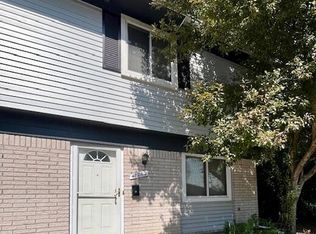 41262 N Woodbury Green Dr, Belleville, MI 48111