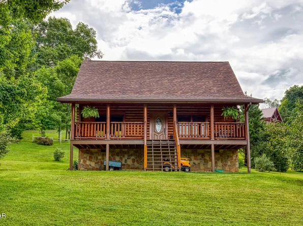 3230 Big Cove Ct, Sevierville, TN 37862