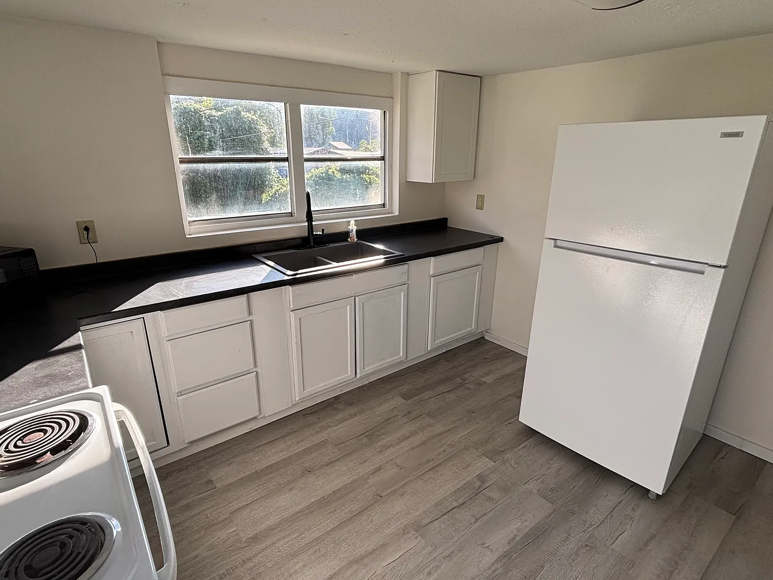 2 bed, $1,000 — Photo 4