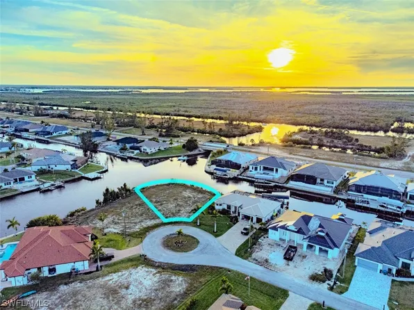 402 NW 39th Ave, Cape Coral, FL 33993