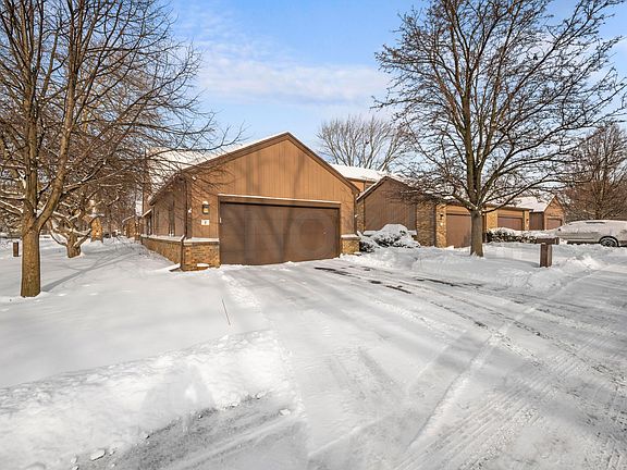 3rd image of 1 Parkview Dr