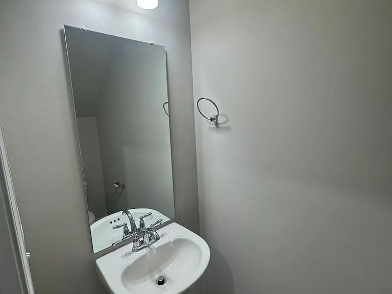 2128 Clapham Ct — Photo 7