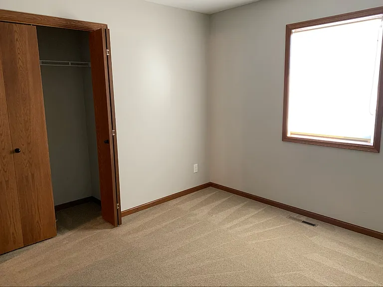 301 Grovebrook Ct — Photo 11