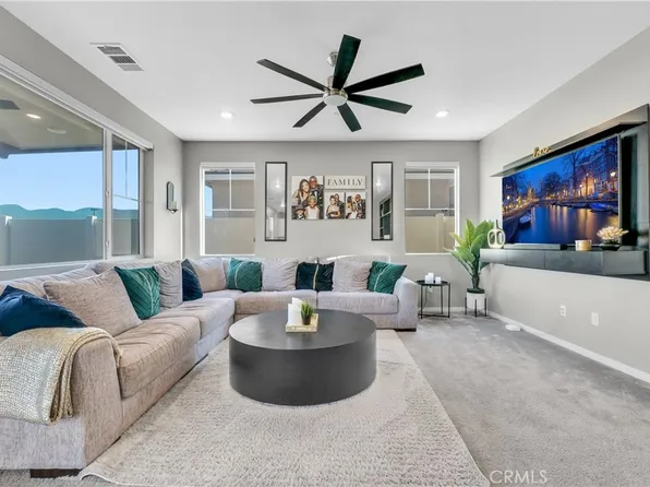 2493 Gunner Ridge Way, Rialto, CA 92377