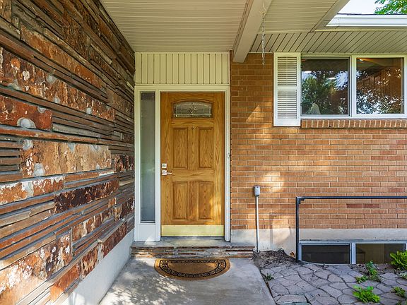 4th image of 6284 S Jamestown Cir