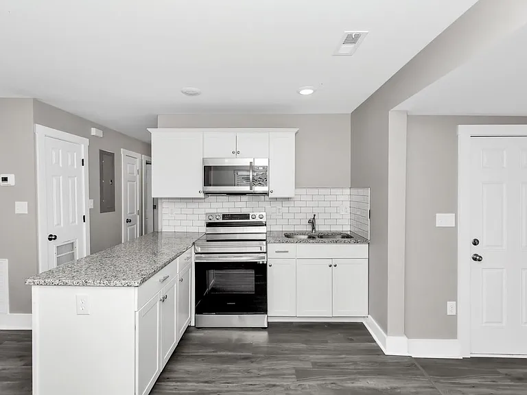 908 Fairway Dr NW — Photo 10