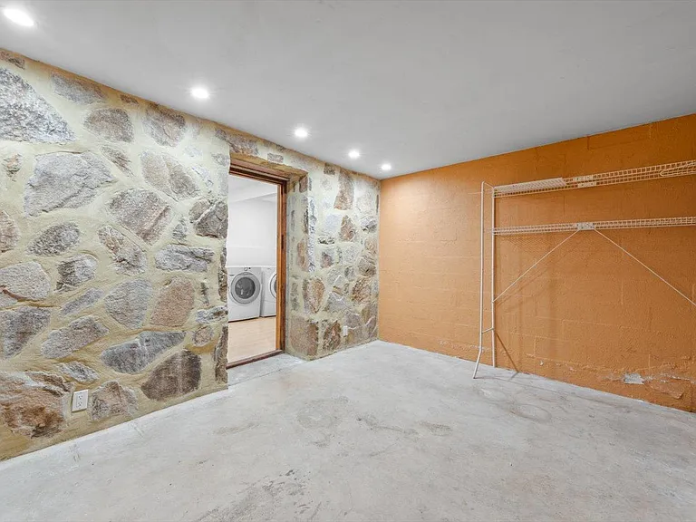 1533 Allyn Ave — Photo 27