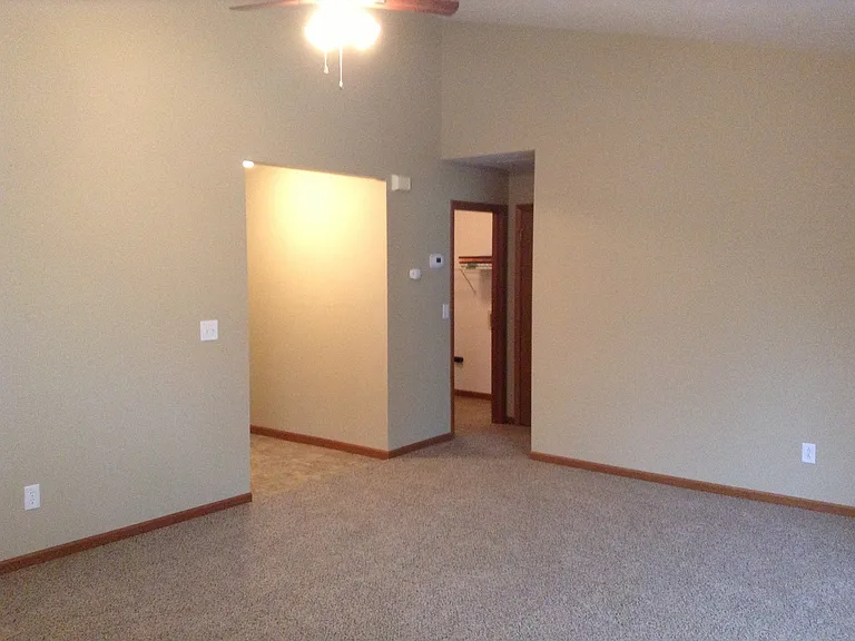 6324 Blakeview Dr — Photo 7
