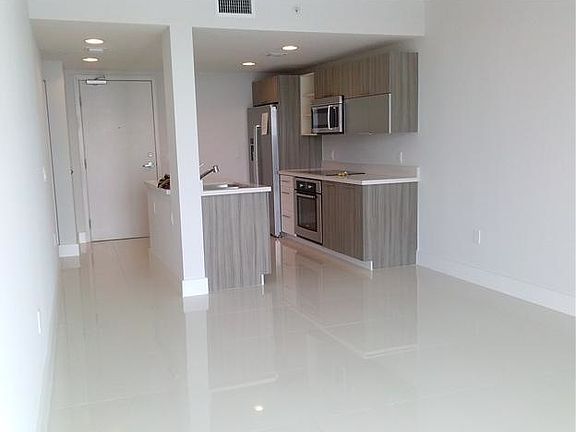 4th image of 6700 Indian Creek Dr #0000