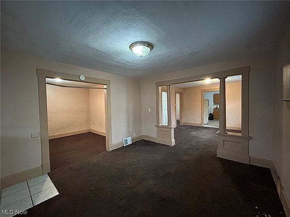 3rd image of 3489 W 60th St