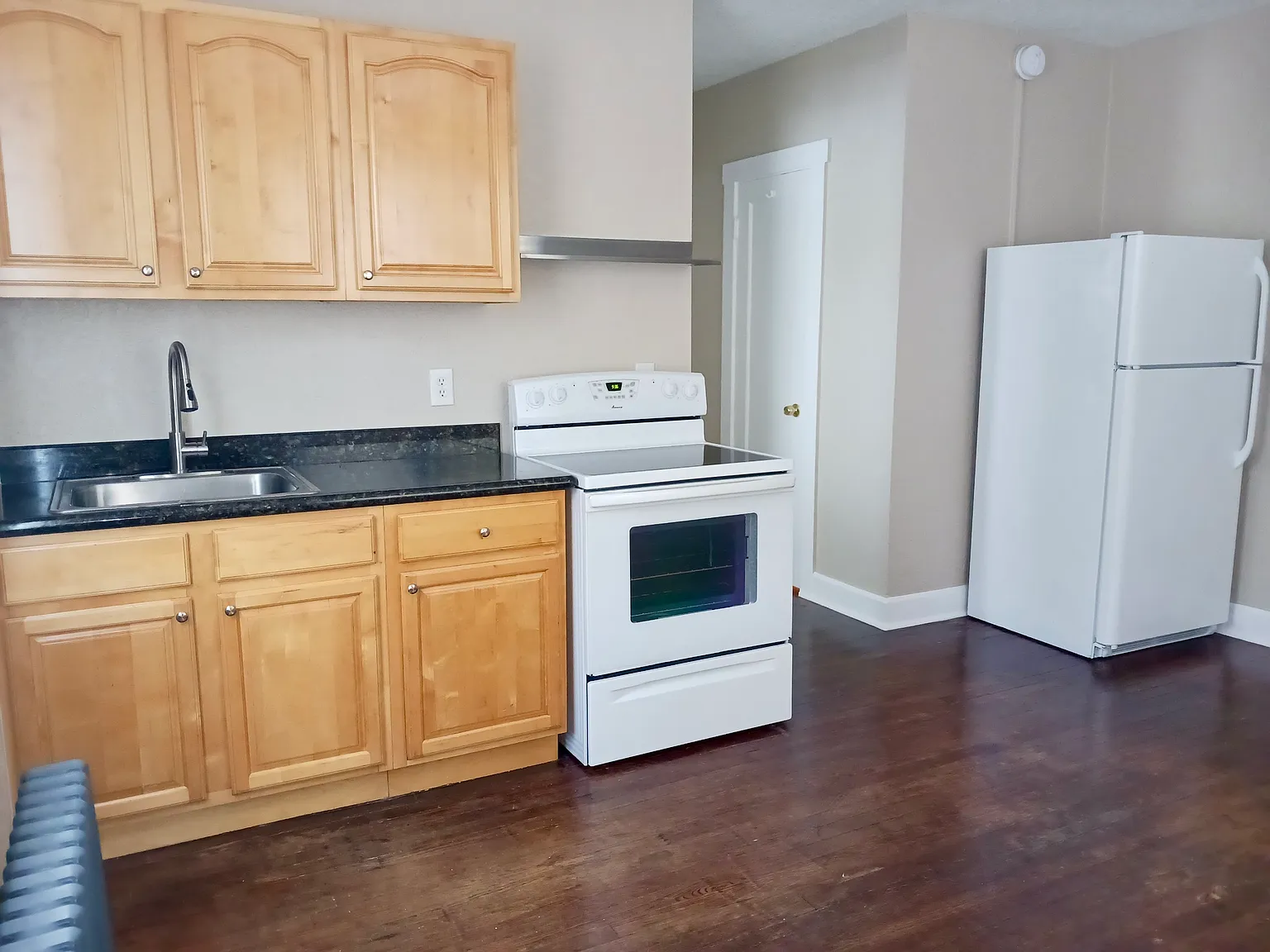 Studio, 250 sqft, $1,000 — Photo 2
