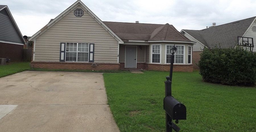 1st image of 7049 Foxhall Dr