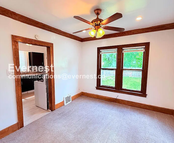 5236 S Clarendon St — Photo 12