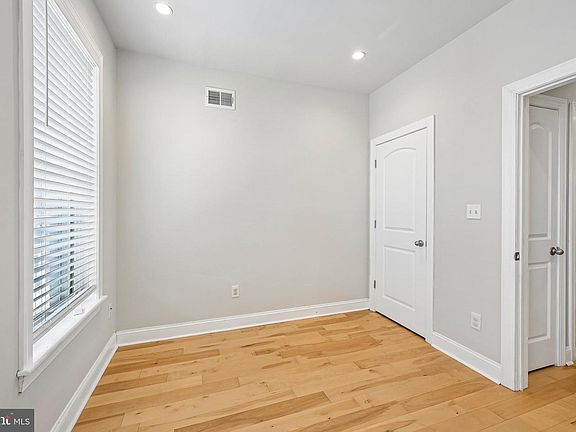 3rd image of 1819 Mountain St