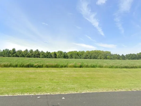 N909 WINDS WAY, Oconomowoc, WI 53066