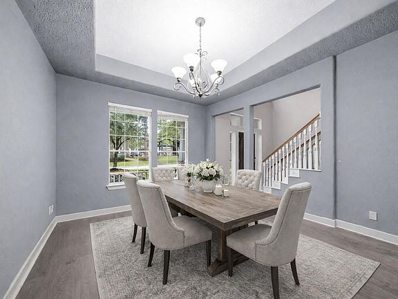 5th image of 18 E Bonny Branch St