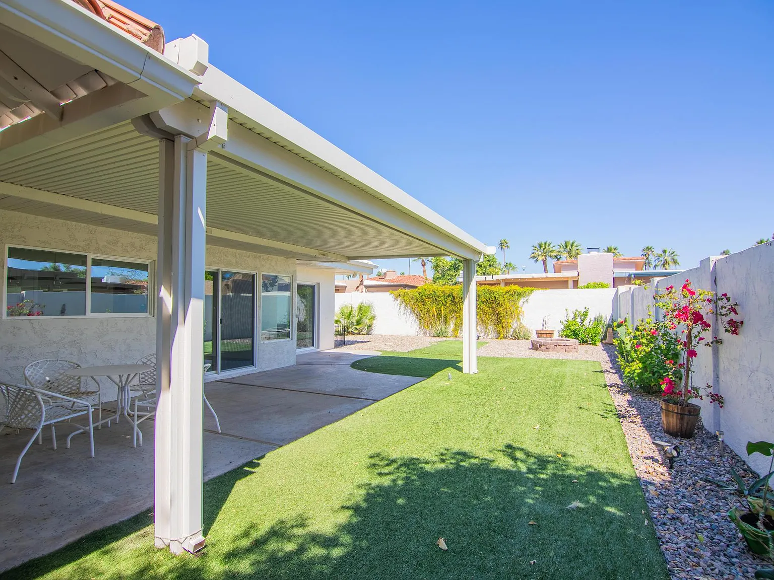 4 bed, 2000 sqft, $2,950 — Photo 2