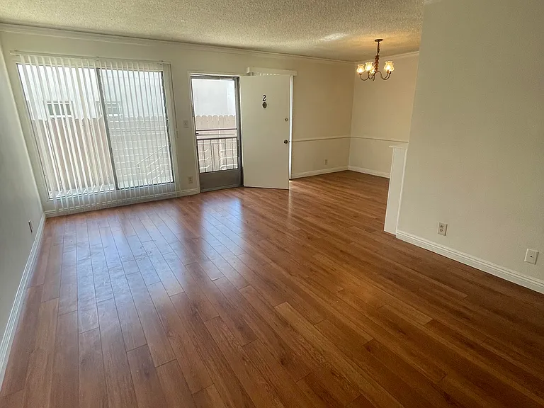 1607 N Harvard Blvd #2 — Photo 4