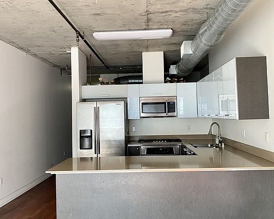 5th image of 645 W 9th St APT 324