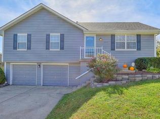 1713 NE Patterson Dr, Lees Summit, MO 64086