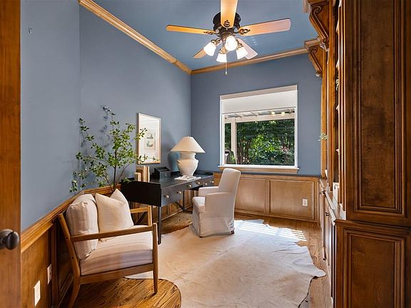 5th image of 3824 Villas Creek Ct