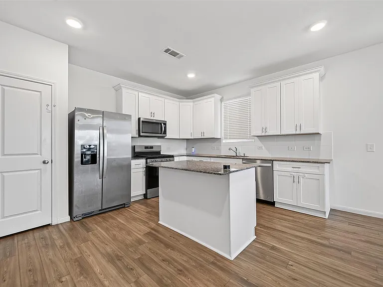 8111 Star Terrace Dr — Photo 7