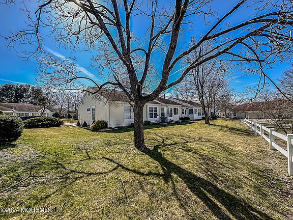 4th image of 1091 B Canterbury Drive