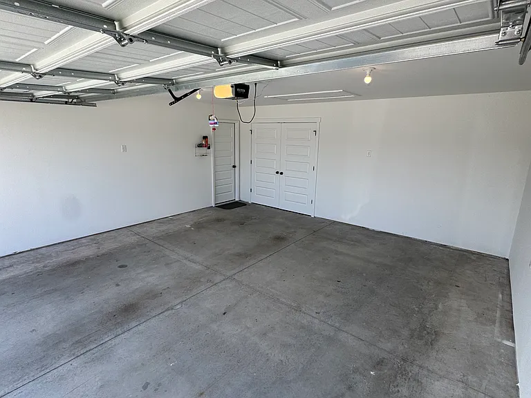 690 Kendra St — Photo 15