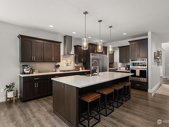 4th image of 8015 53rd Court NE